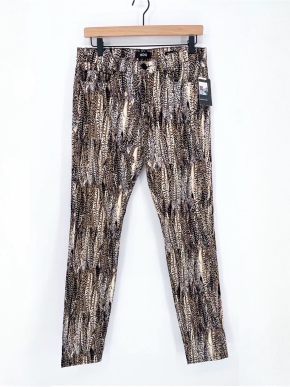 ☀️ 3/$25 NWT UO BDG High Rise Cigarette Ankle Jeans Feather Animal Print Size 29